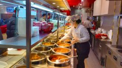 <strong>激励商家自动上传门店全景、后厨实景、</strong>